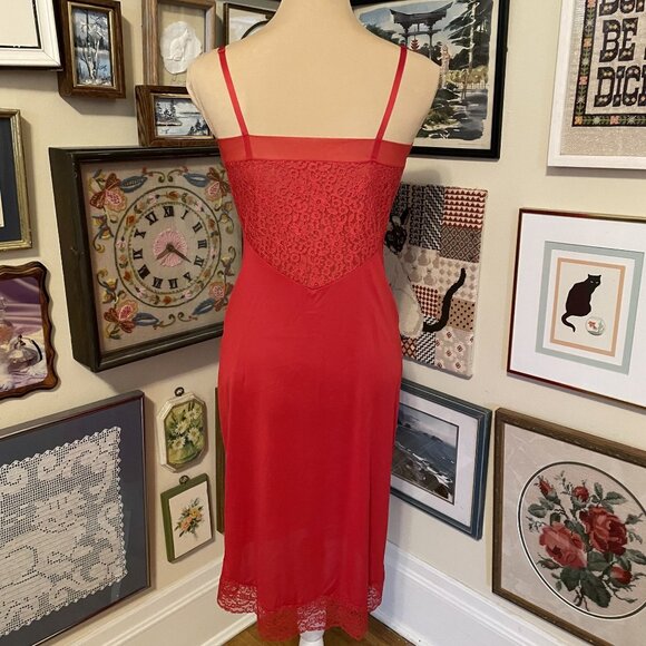 50s Vintage Glamorous Red Nylon Slip Dress with Lace Bust and Hem Size S - Picture 4 of 4